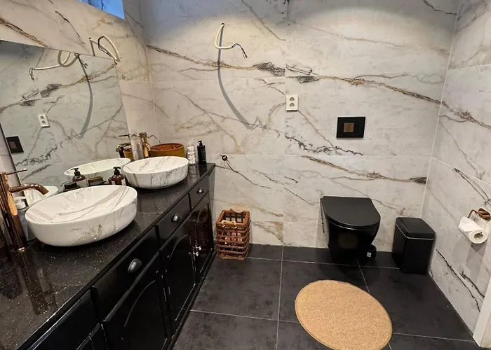 Tranquil Close To Downtown Holiday home *